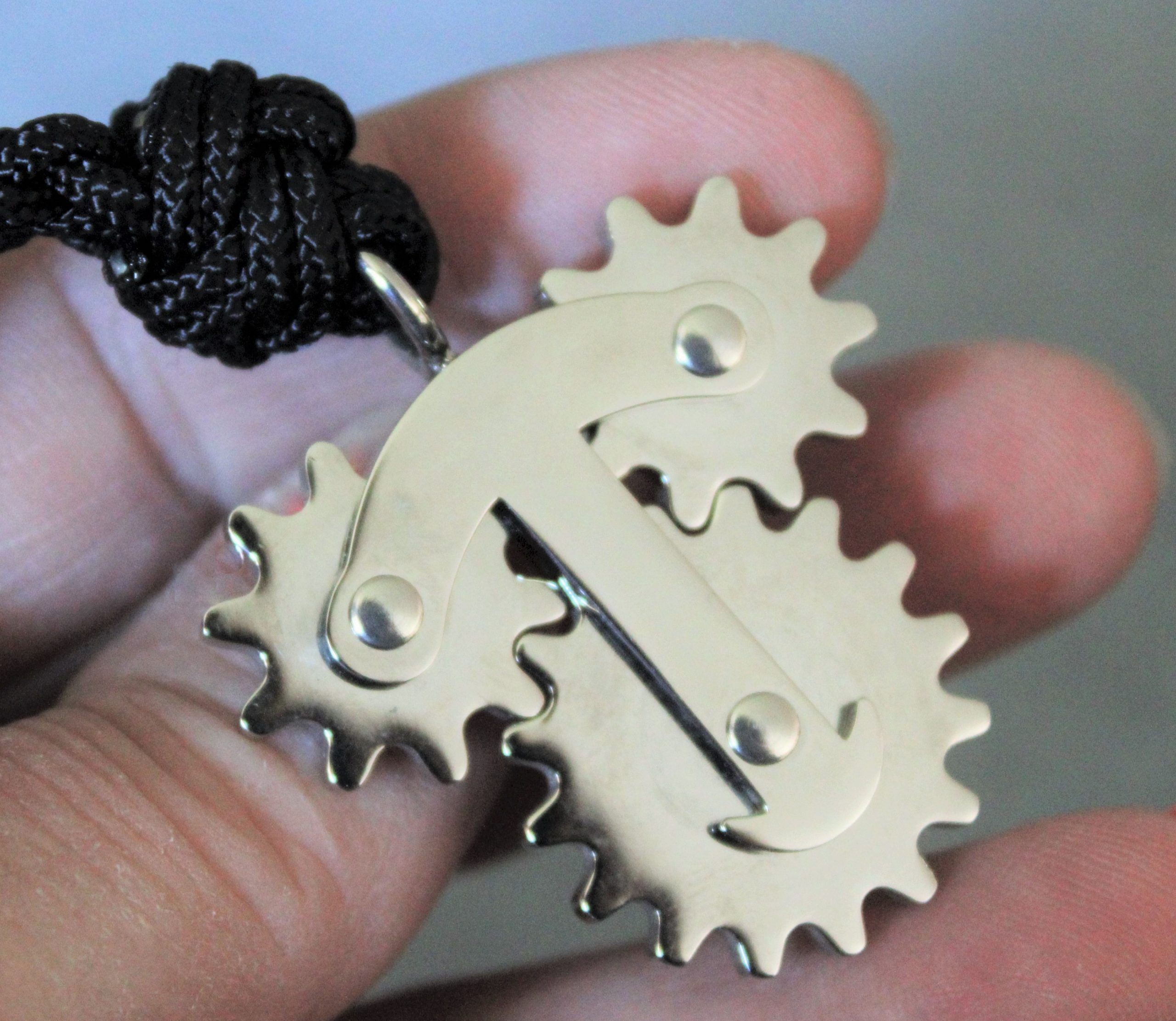Fidget Necklace gear • KnotSense