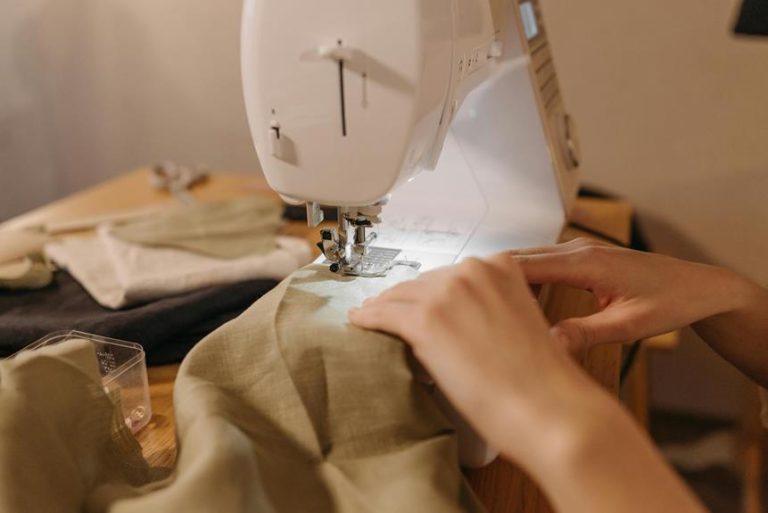 The Best Seam Finishes to Prevent Fraying Knowing Fabric