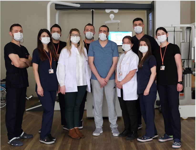 The use of CMill VR+ for balance and gait adaptability training with a