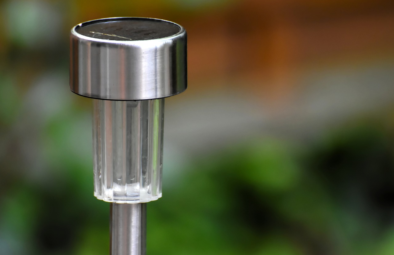 9 SHTF & DayToDay Uses For Garden Solar Lights