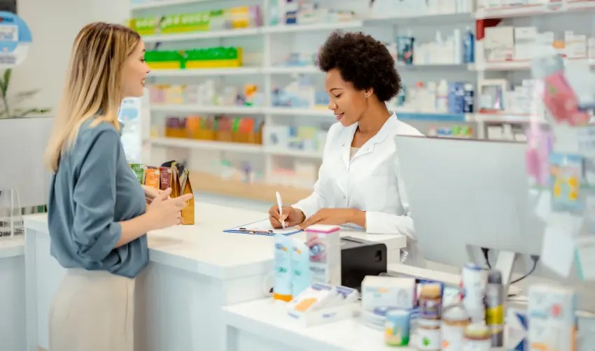 5 Benefits of a Local Pharmacy VS Chain Store KnowlesWellness