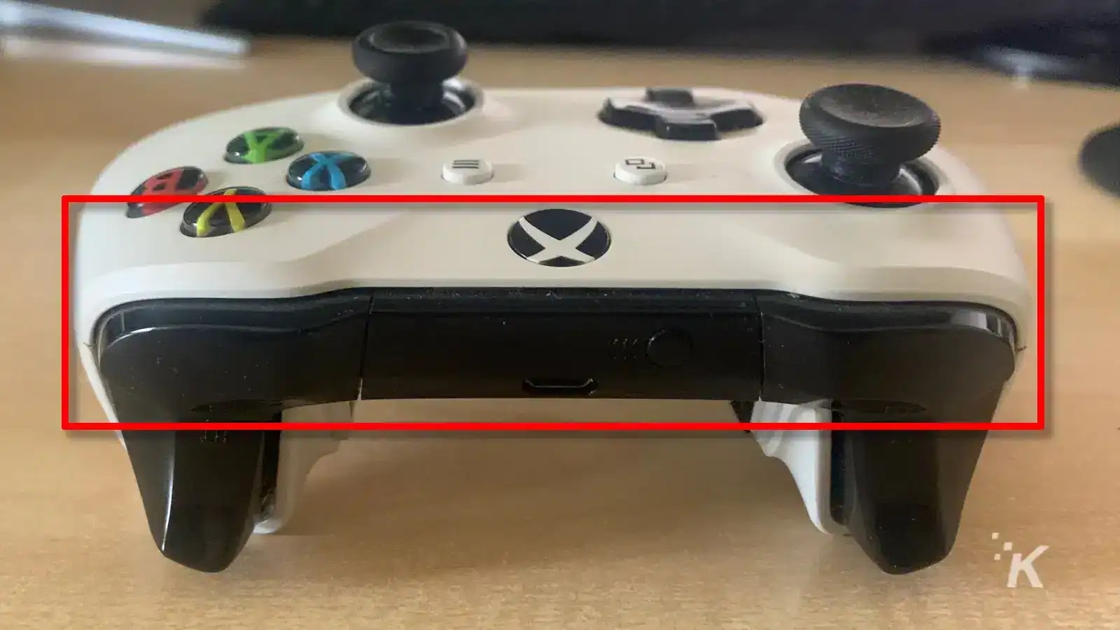 How do I connect an Xbox controller to PC? KnowTechie