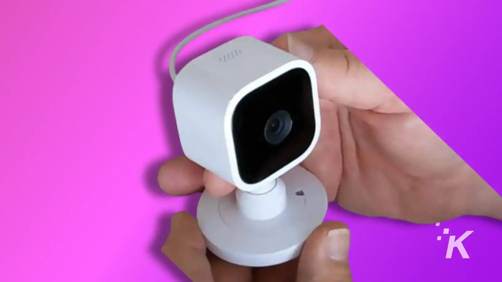 How to remove a Blink Camera from its mount