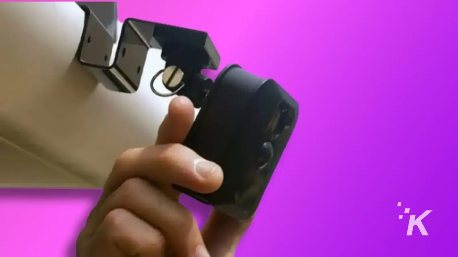 How to remove a Blink Camera from its mount