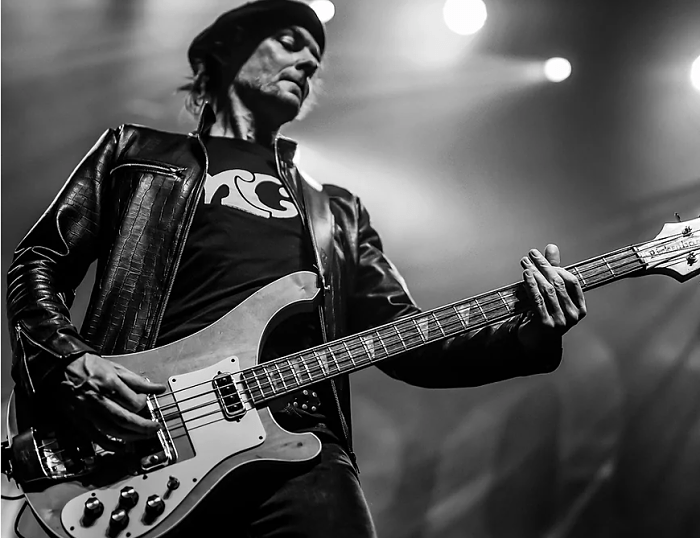 Paul Gray (Eddie & The Hotrods, The Damned, UFO, PATM) Know Your Bass