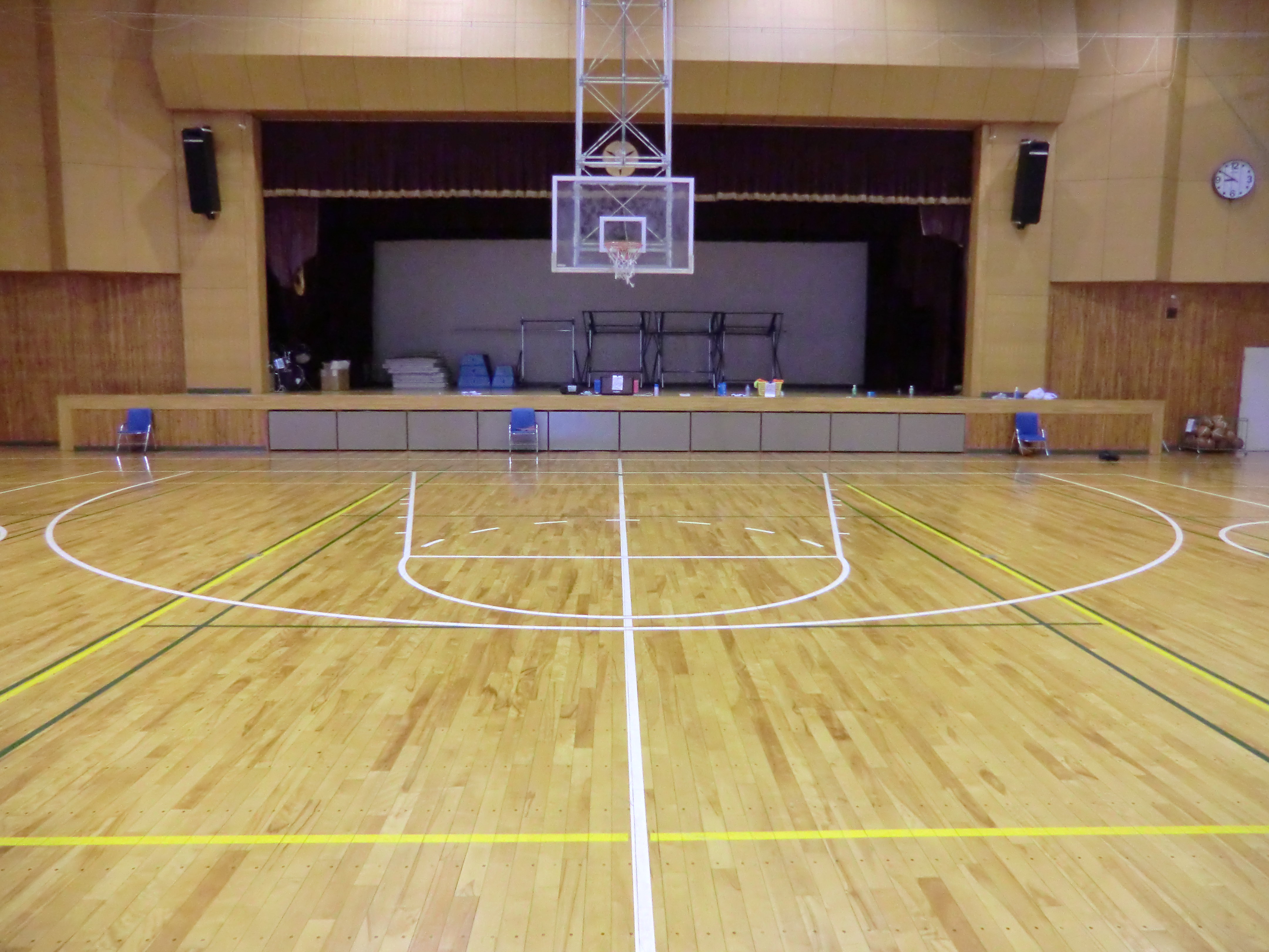 バスケ改線事例 コートラインプロ｜ライン引き・床研磨塗装・体育器具設置・木床工事