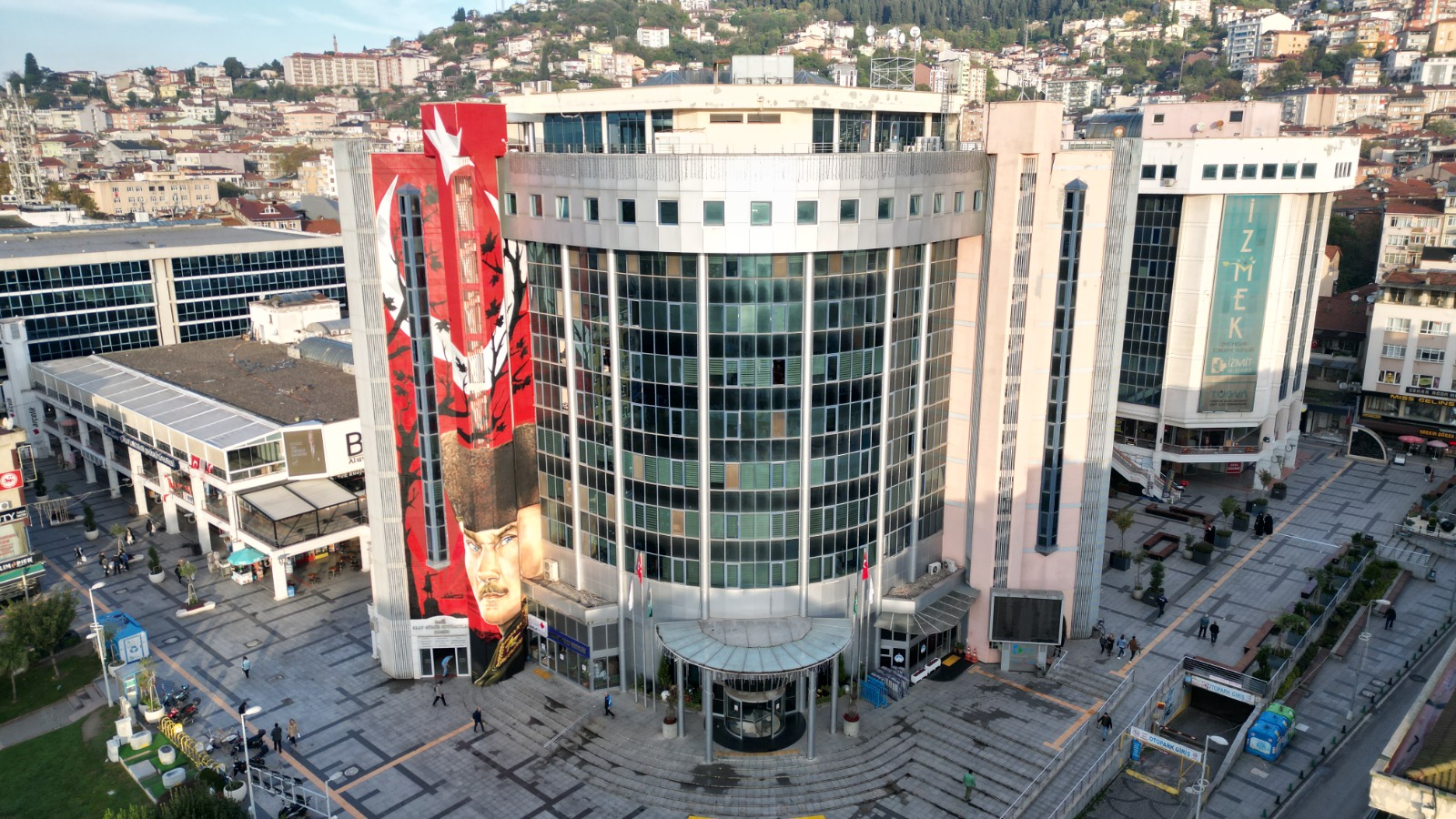 İzmit Belediyesi’nden ruhsat iddialarına açıklama