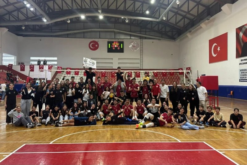 Gölcük Belediyespor Erkek Voleybol Takımı Sezona Zaferle Başladı