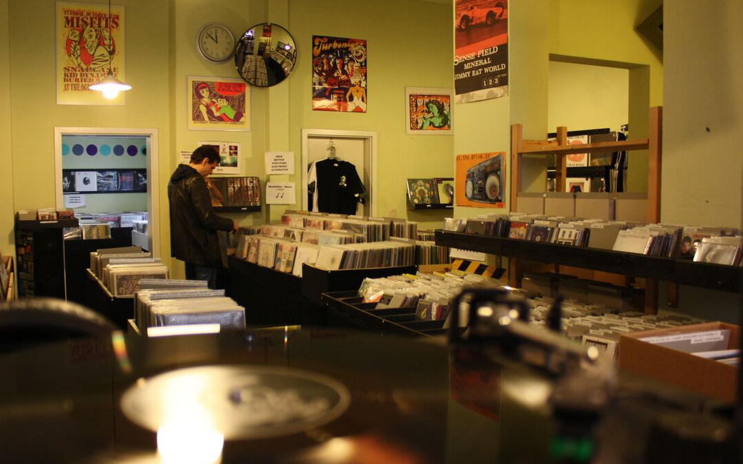 Donnerstag, 19.09. Underdog Popup Store Café Hibiskus Mit