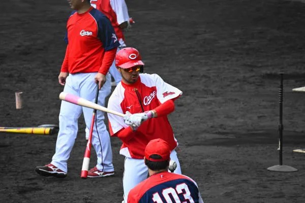 2020広島カープ沖縄キャンプ、選手と同じホテル「オキナワグランメールリゾート」に宿泊、間近に選手が！菊池、長野、松山のベテラン組練習