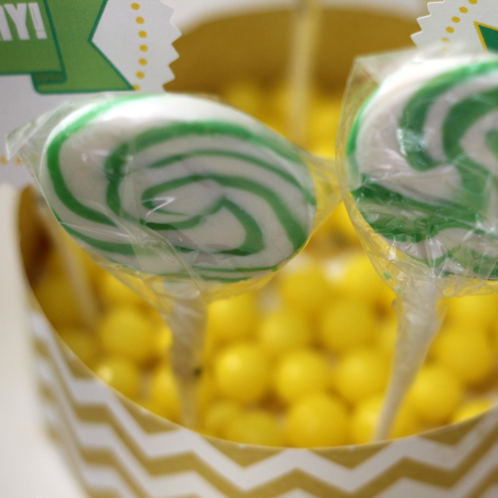 DIY lollipop stand