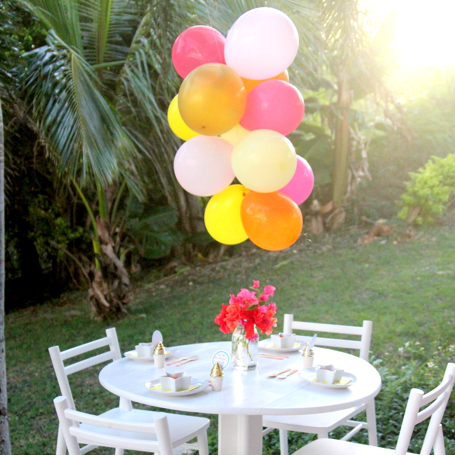 mini birthday party kid’s table