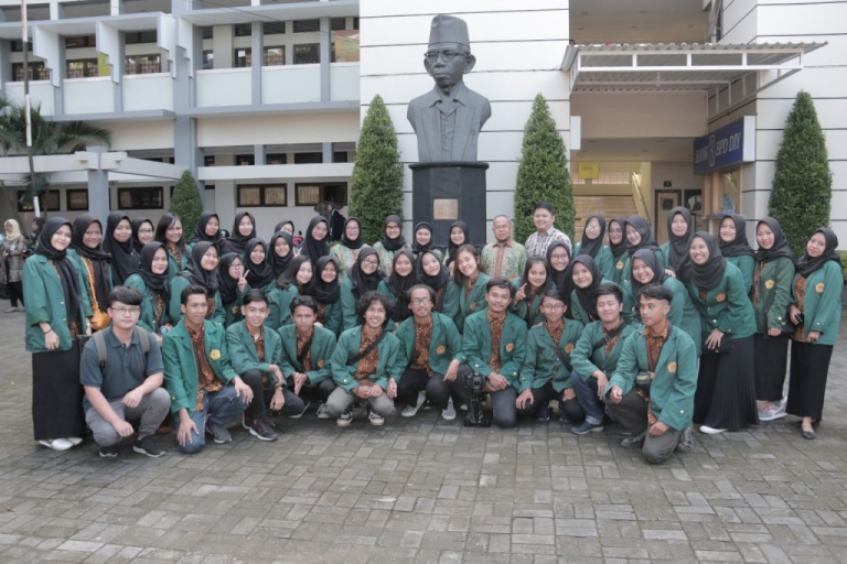 Jas Almamater Unpas Konveksi Jas Almamater No 1 Termurah Bandung