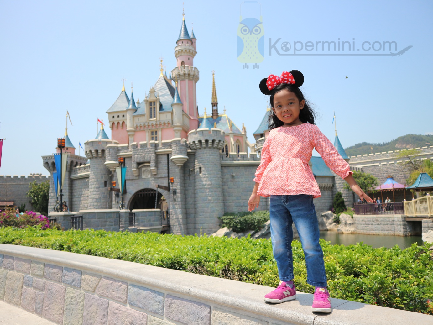 Menjemput Mimpi di Disneyland Hong Kong KOPER MINI