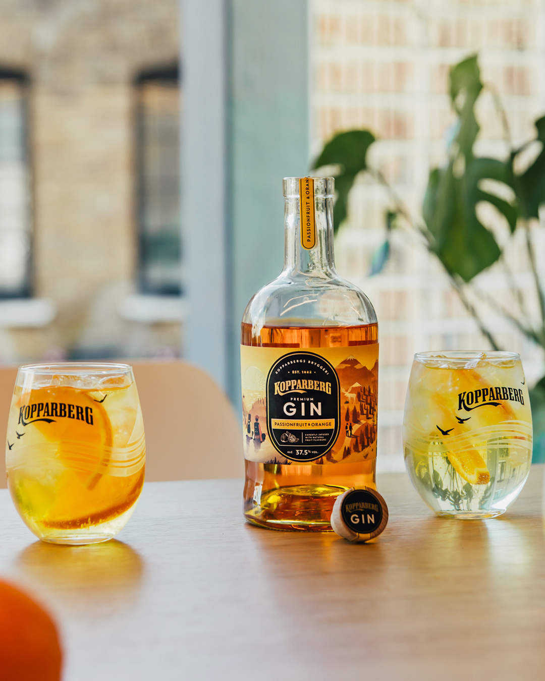 GIN LOVERS DELIGHT PASSIONFRUIT & ORANGE GIN Kopparberg Swedish