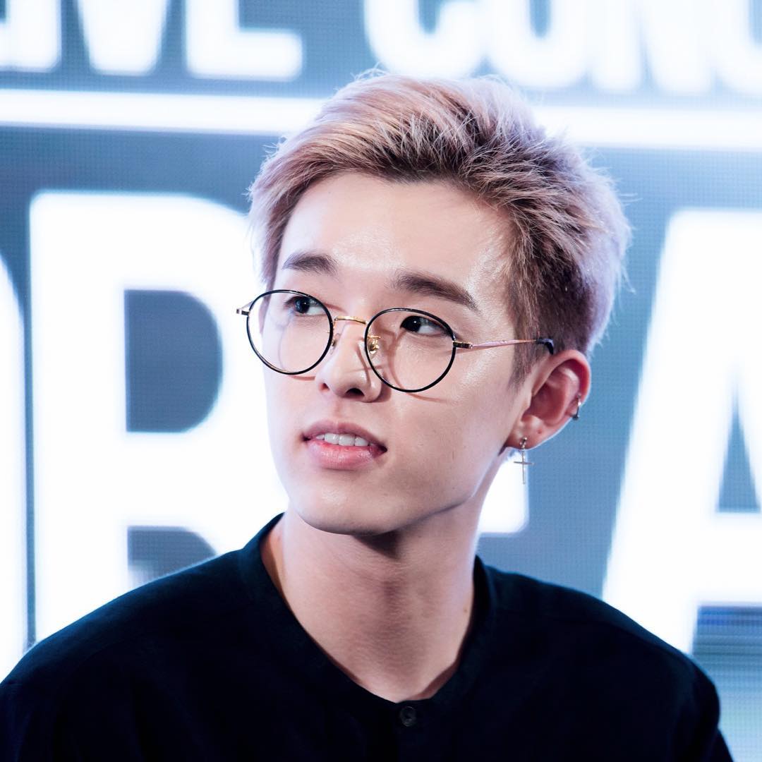20 Male Idols Who Look Way Too Sexy In Glasses Koreaboo