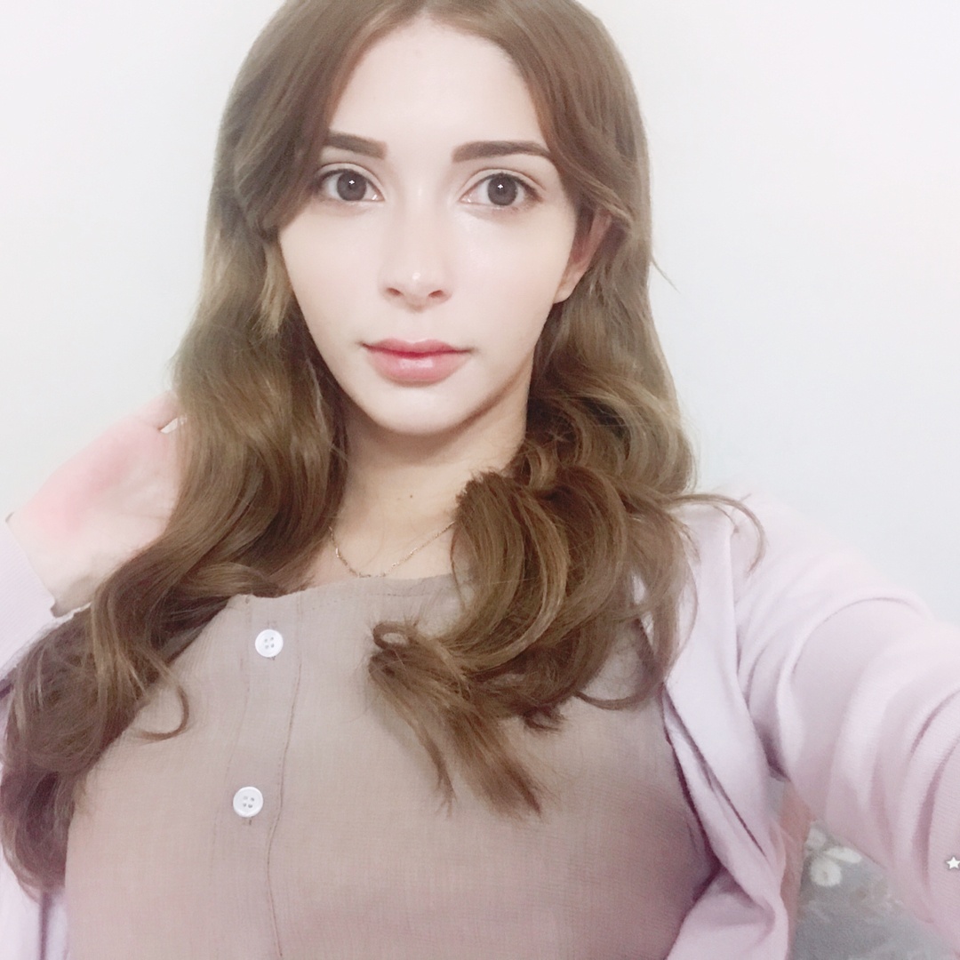 Meet The First Ever Fully White Female KPop Idol Koreaboo