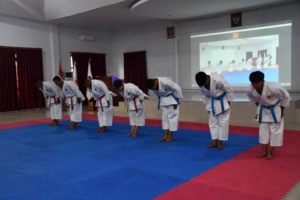 Selayang Istilah Bela Diri Karate - Laman 2 dari 2 - KOREM 143/HALU OLEO