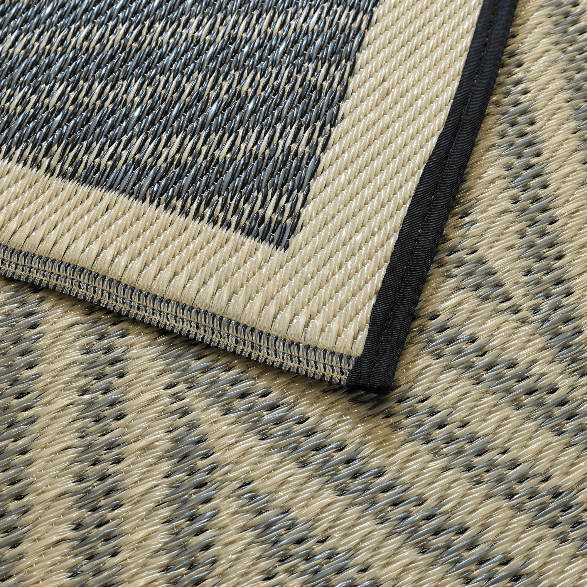 Sisel Look Outdoor Rug Korhani