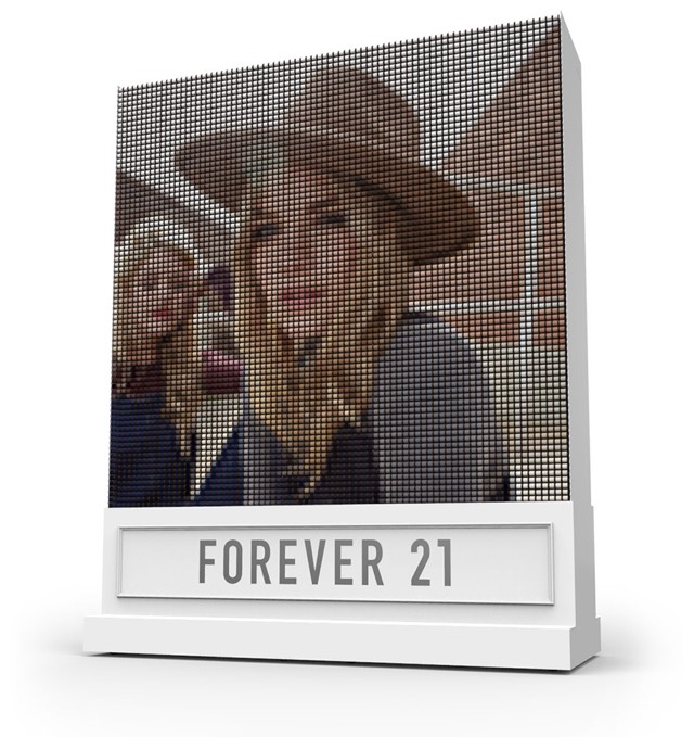 Giant thread screen is recreating Instagram photos