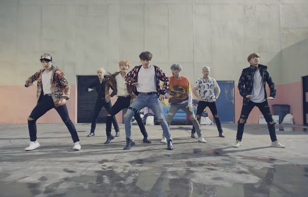 El Nuevo Video De Bts Fire Es Pura Energia Kpop Idolos