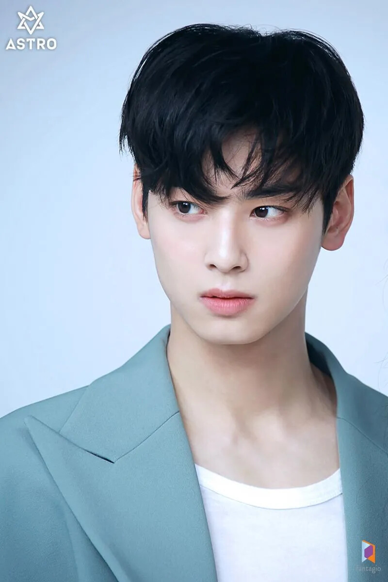 Behind the scenes of Cha Eunwoo's Singles Magazine ( July 2019 issue