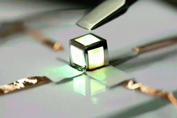 '종이접기' 가능한 초박형 3D 폴더블 디스플레이가 개발됐다