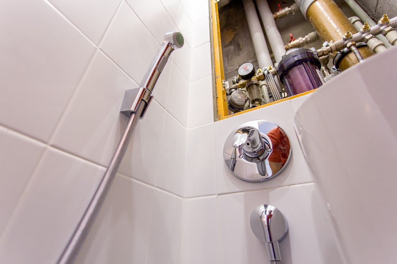 Монтаж смесителя гигиенического душа скрытого монтажа