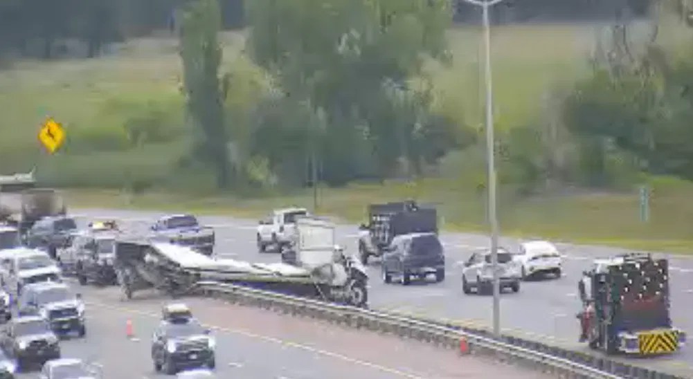 Crash closes part of southbound I25 between Briargate Pkwy. and N