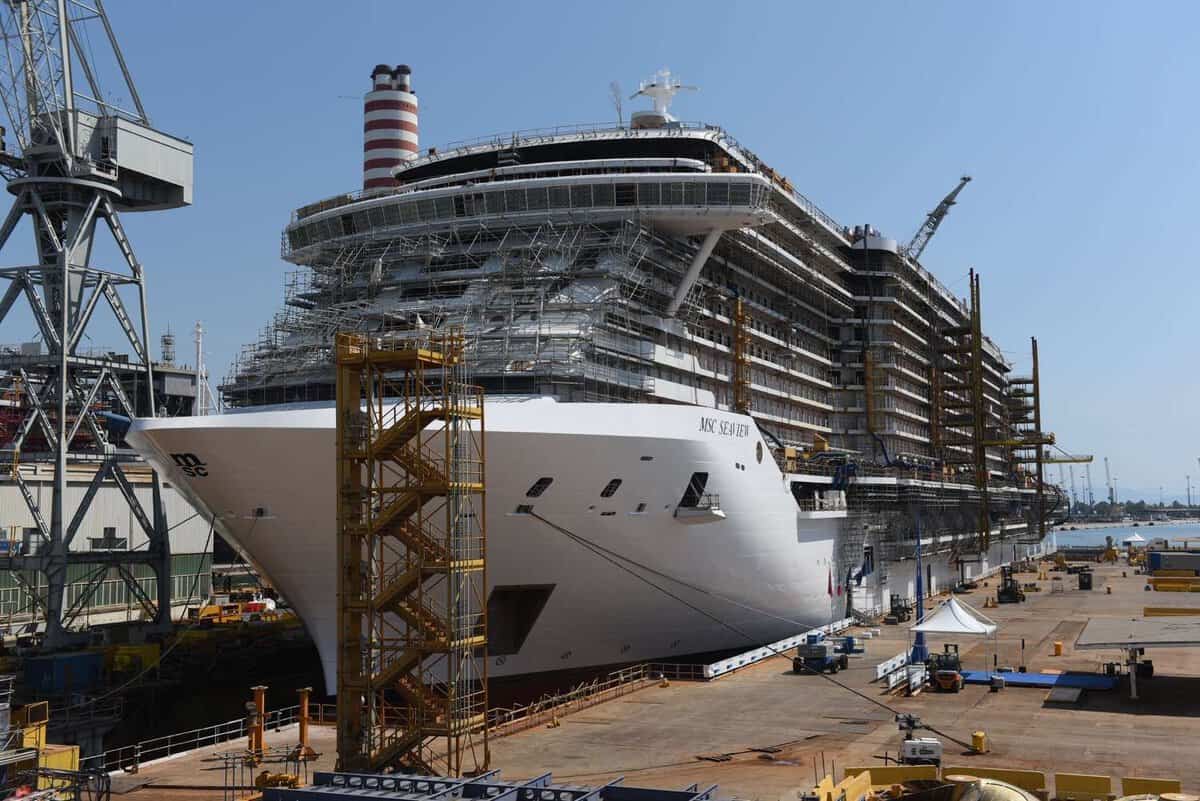 Aufschwimmen Der Msc Seaview