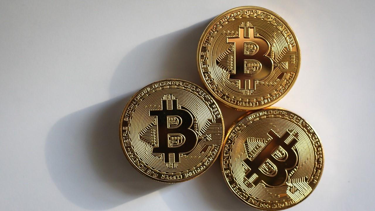 bitcoin-price-predictions-1607005623482.jpg