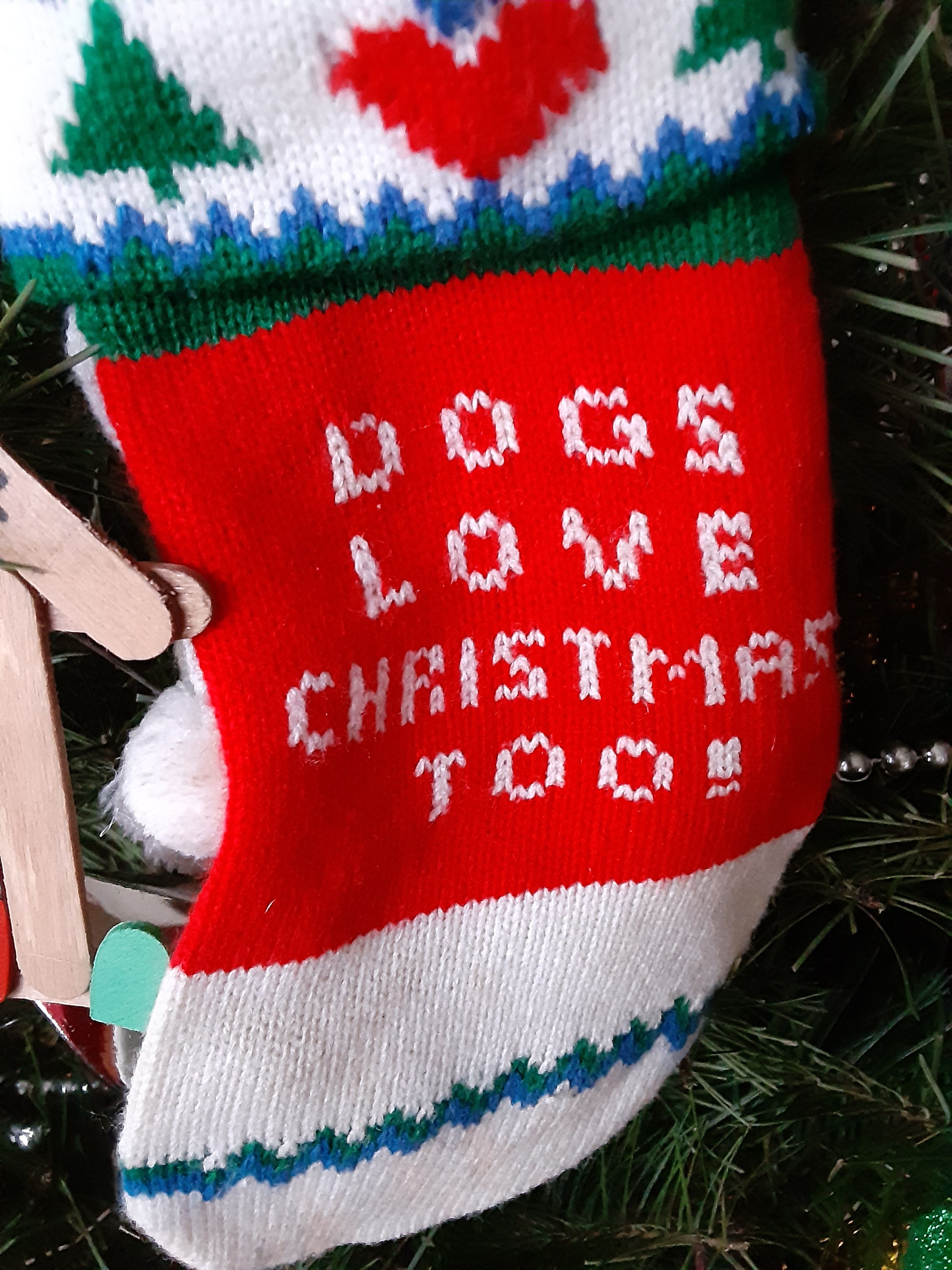The Best Gifts of Christmas Pages & Paws