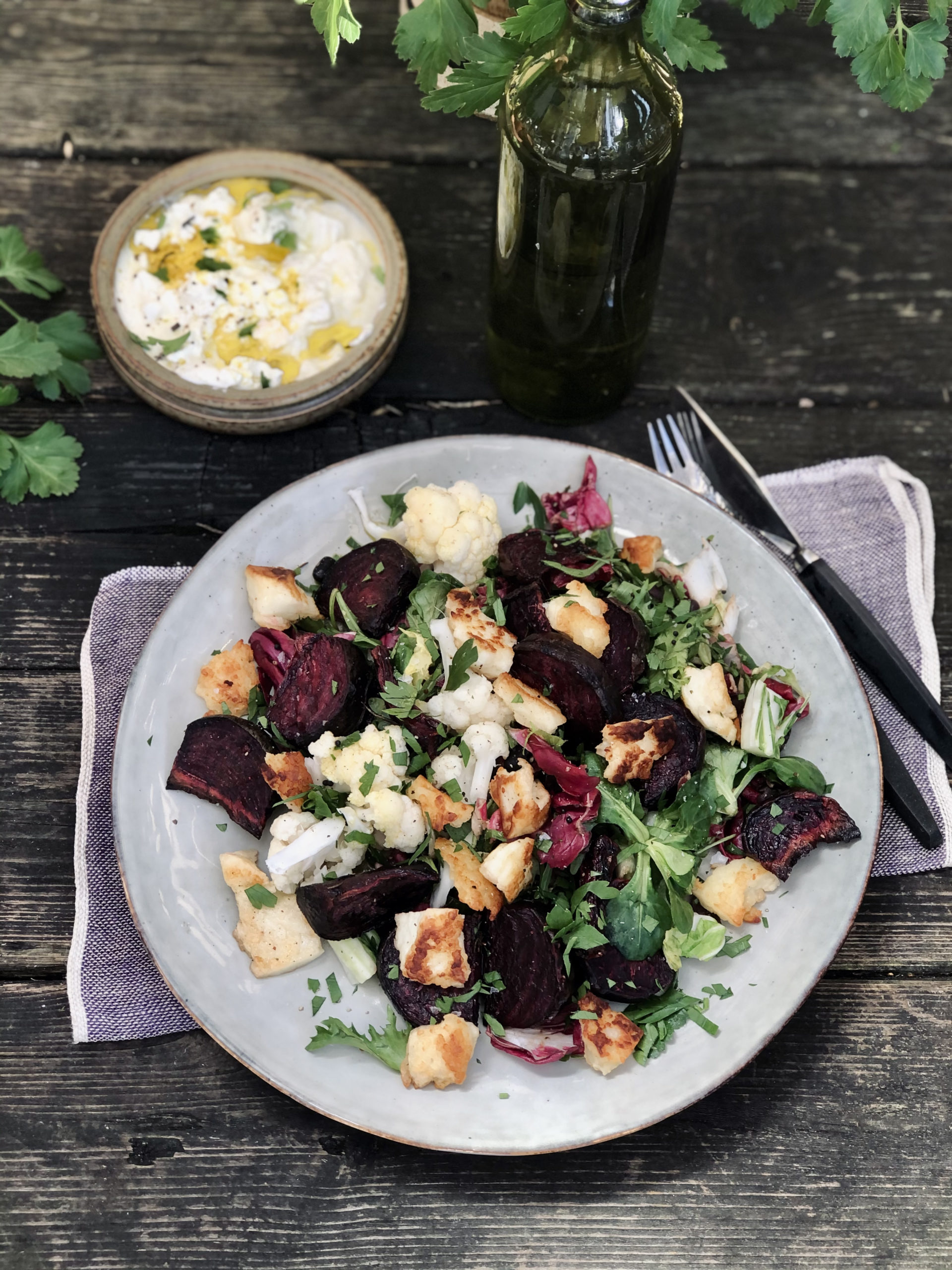 Sallad Med Smörstekt Halloumi Och Rostade Rödbetor – Kristins