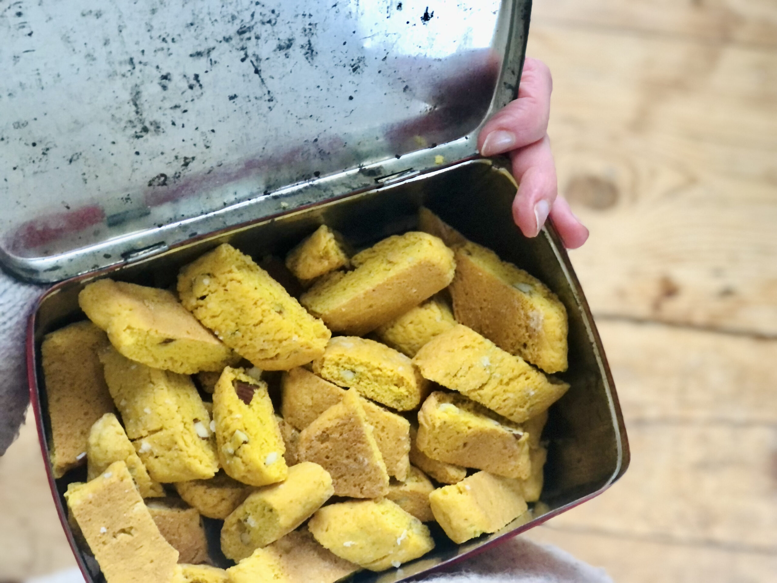 Mandelskorpor Med Saffran – Kristins