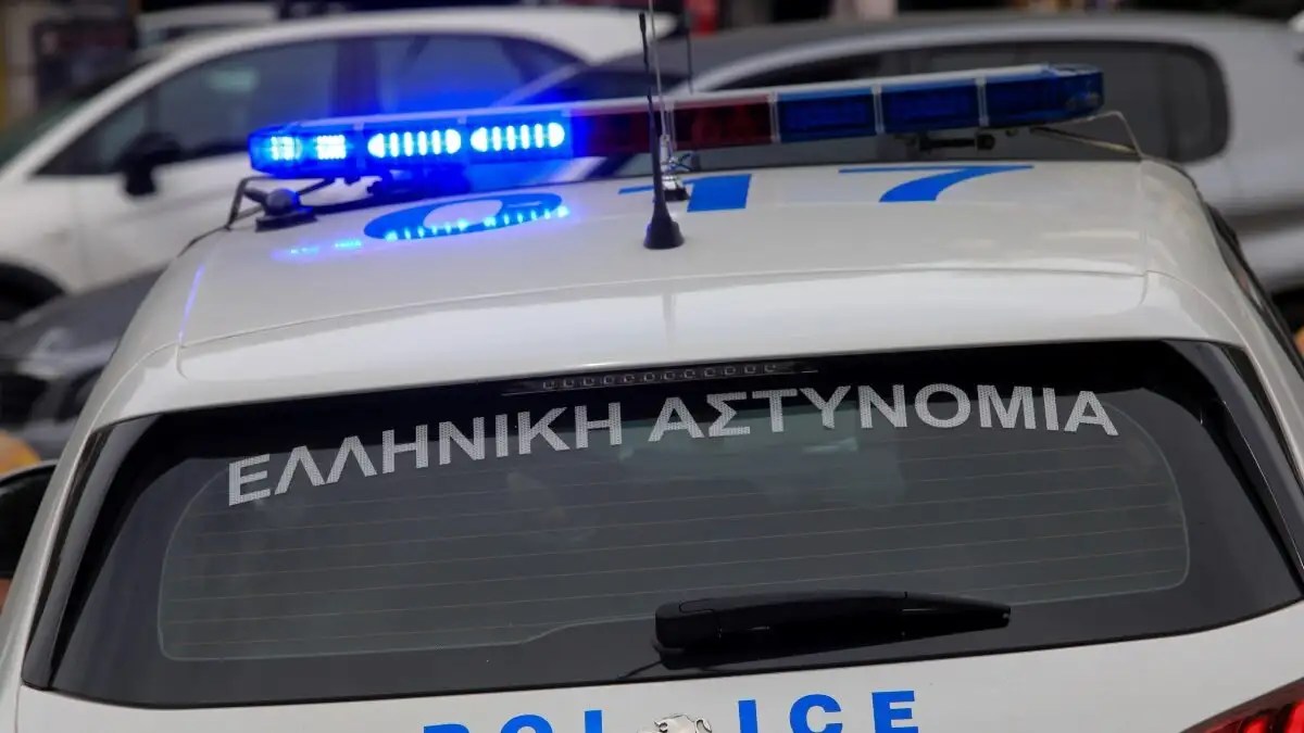 Κρήτη | Αναστάτωση και επέμβαση αστυνομίας – Άνδρας απειλούσε να πέσει από μπαλκόνι