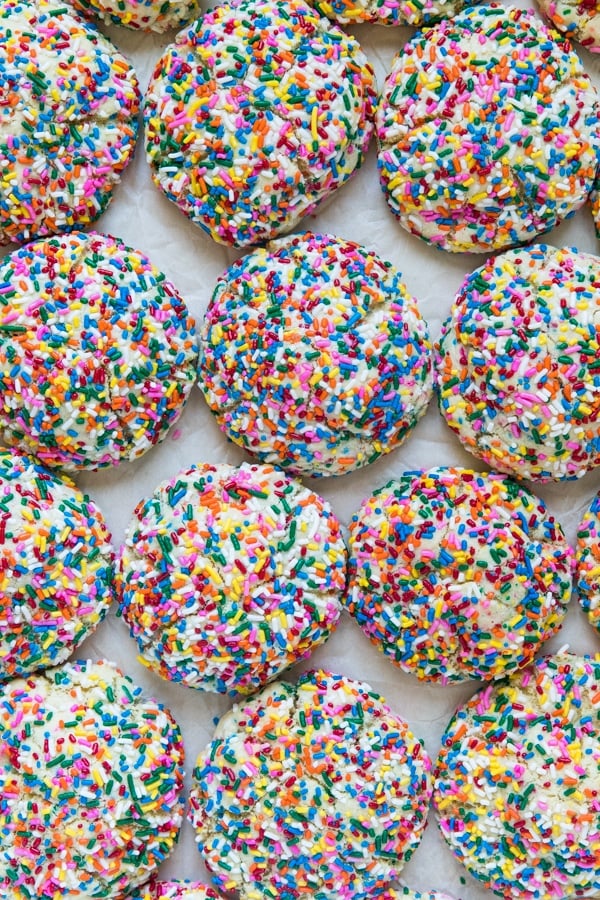 Best Ever Giant Funfetti Cookies (VIDEO) Kroll's Korner