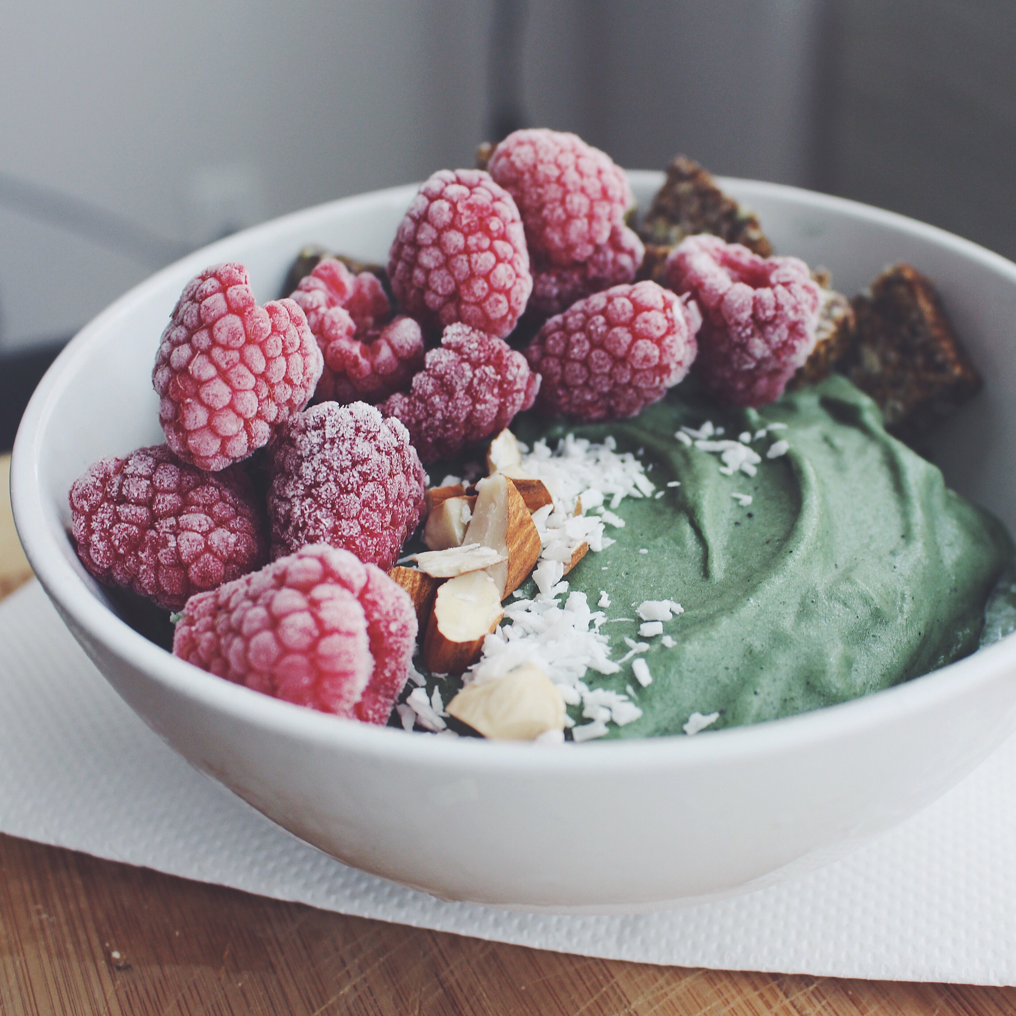 Protein Packed Spirulina Raspberry NiceCream Bowl ksnrg