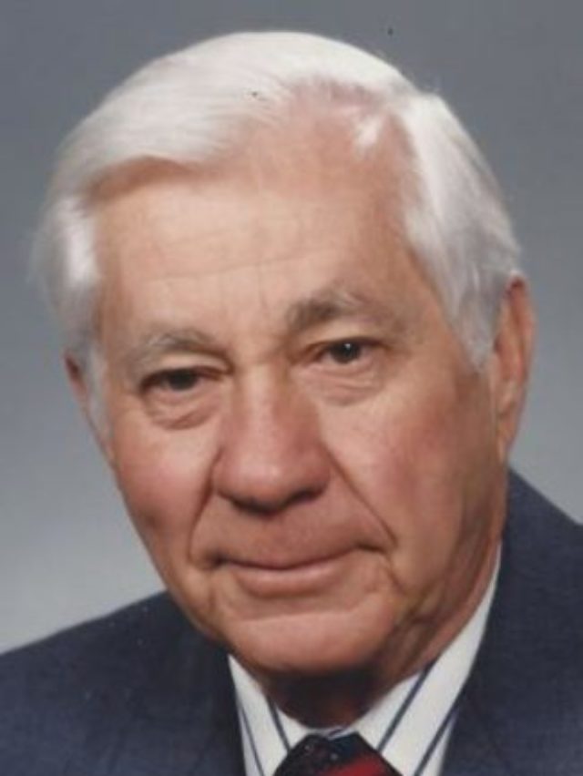 SOUTH DAKOTA FLAGS AT HALF STAFF FOR FORMER ALCESTER LAWMAKER KSCJ 1360