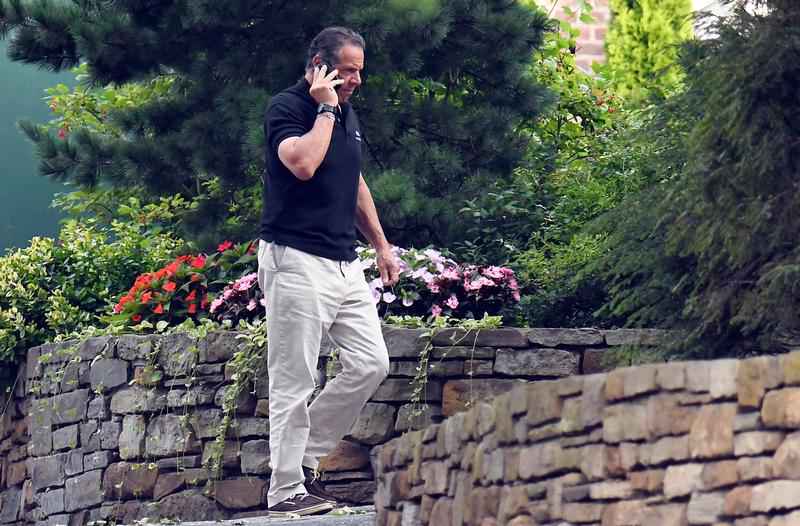 Cuomo digs in, shows no sign of heeding calls to resign