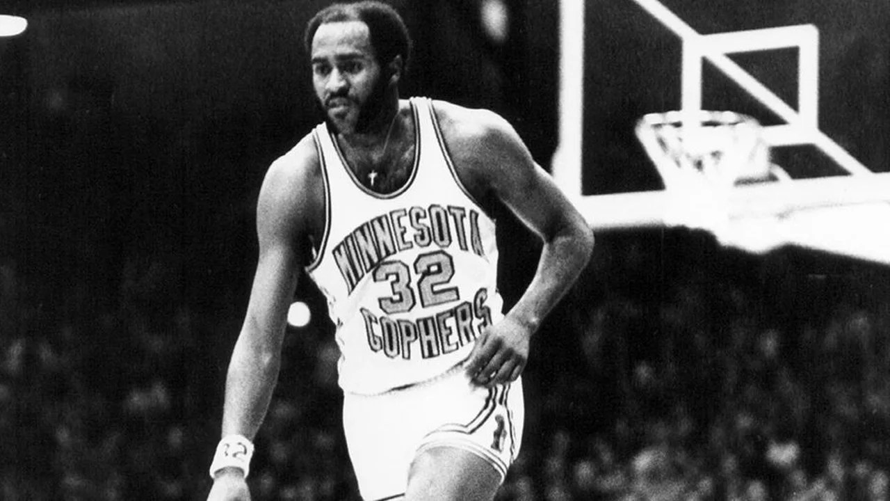 Gophers great Clyde Turner dies at 70 5 Eyewitness News