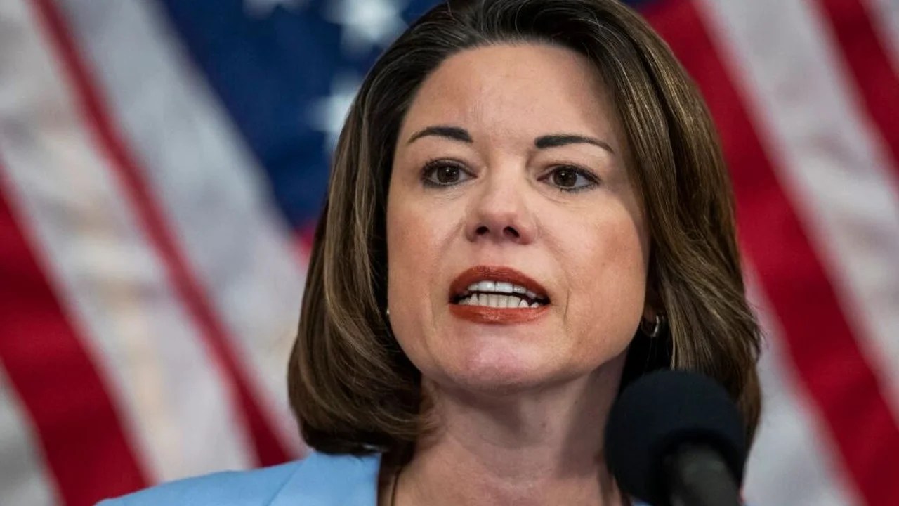 Staff Rep. Angie Craig to undergo surgery on broken ankle 5