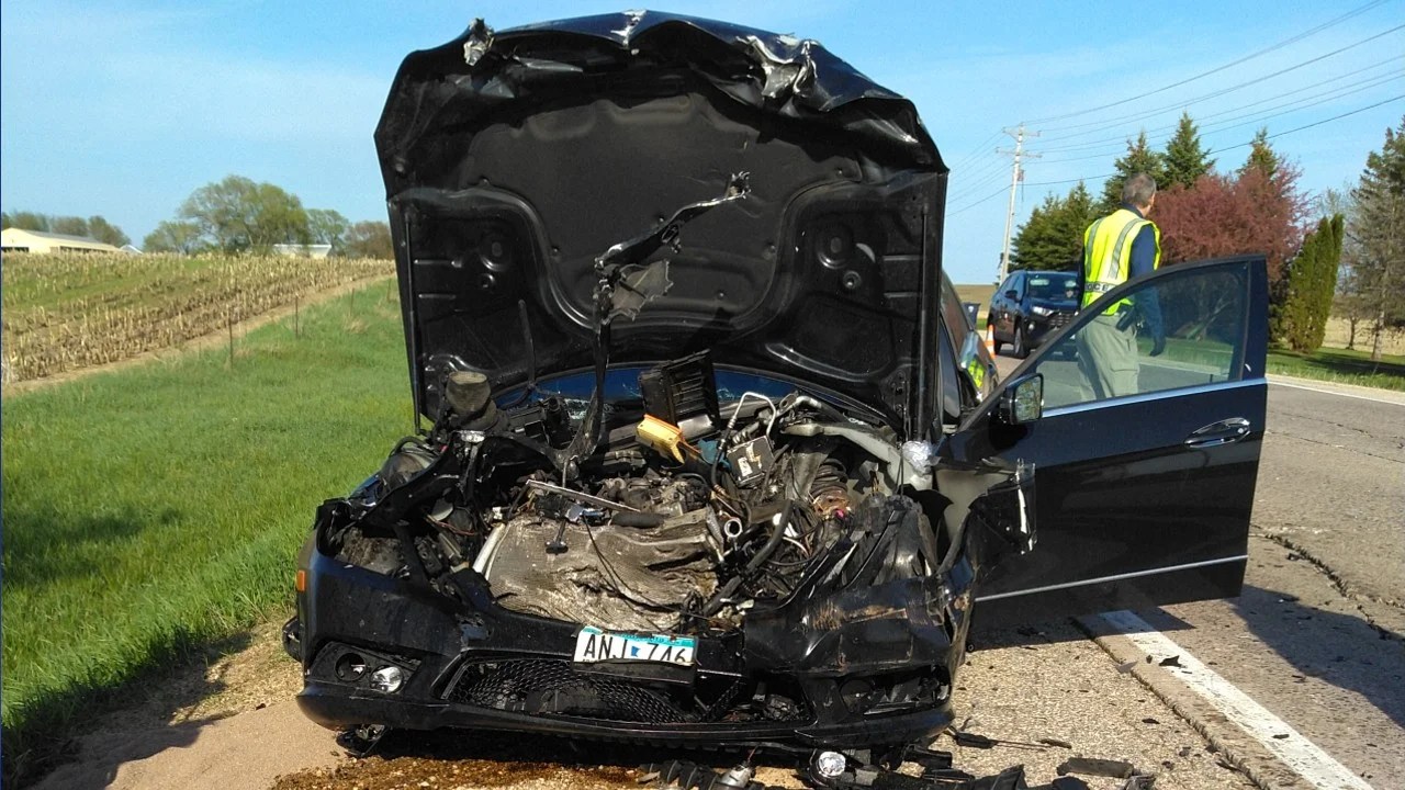 2vehicle crash in Pierce County leaves 2 injured 5