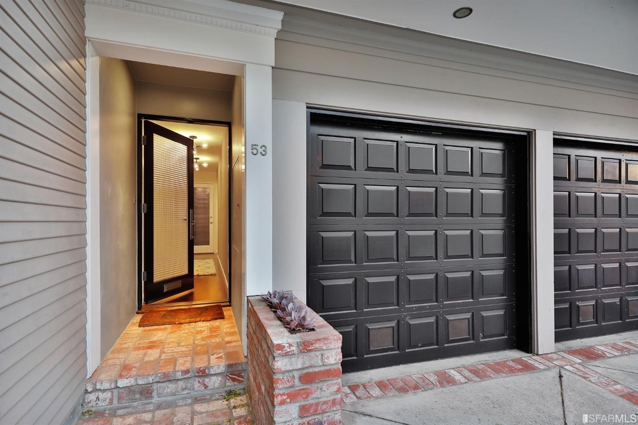 Komorous Towey ArchitectsDelmar Condominiums