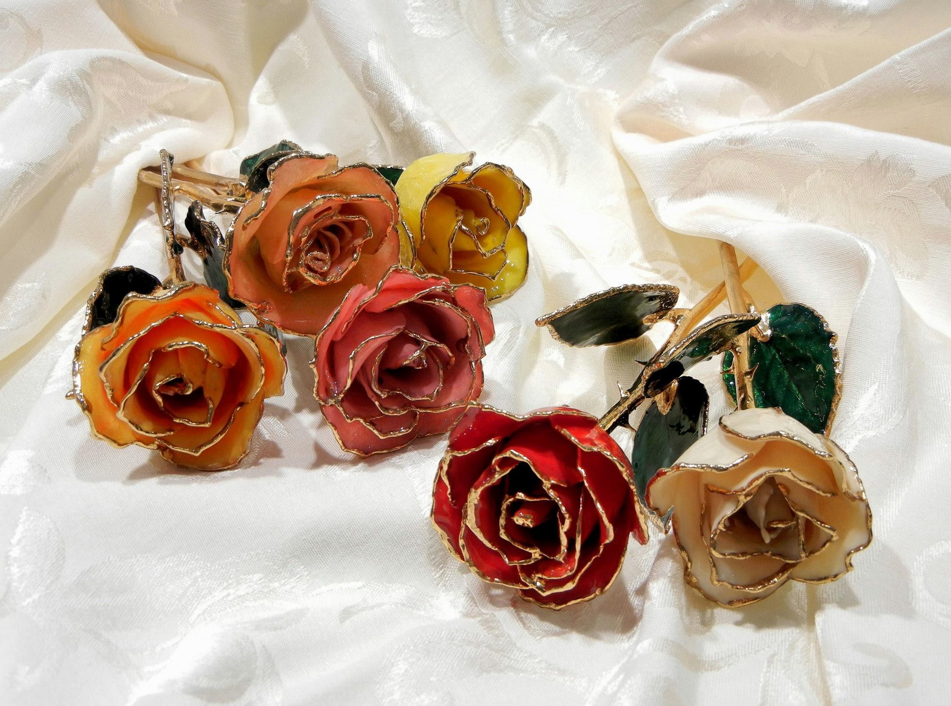 24K Gold Roses KT Diamond Jewelers