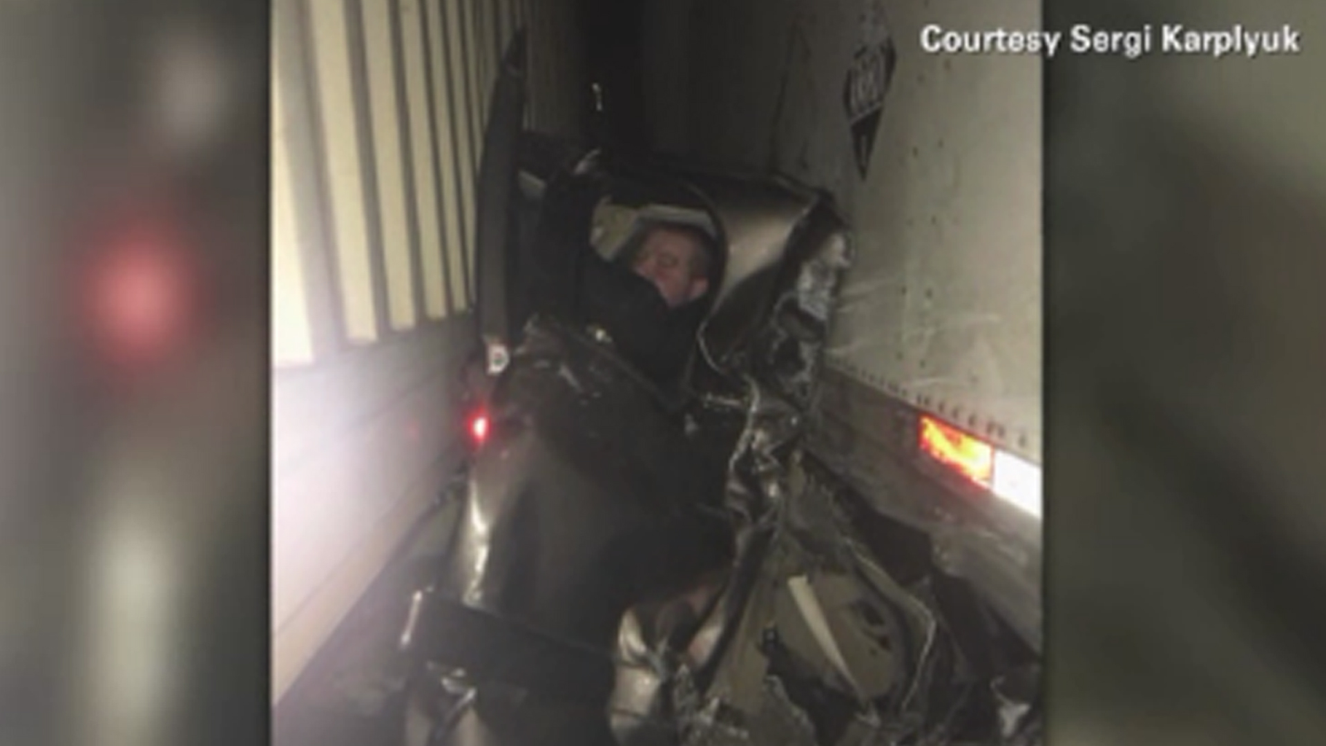 Oregon Driver Survives Being Pinned Between 2 Big Rigs in 26Vehicle