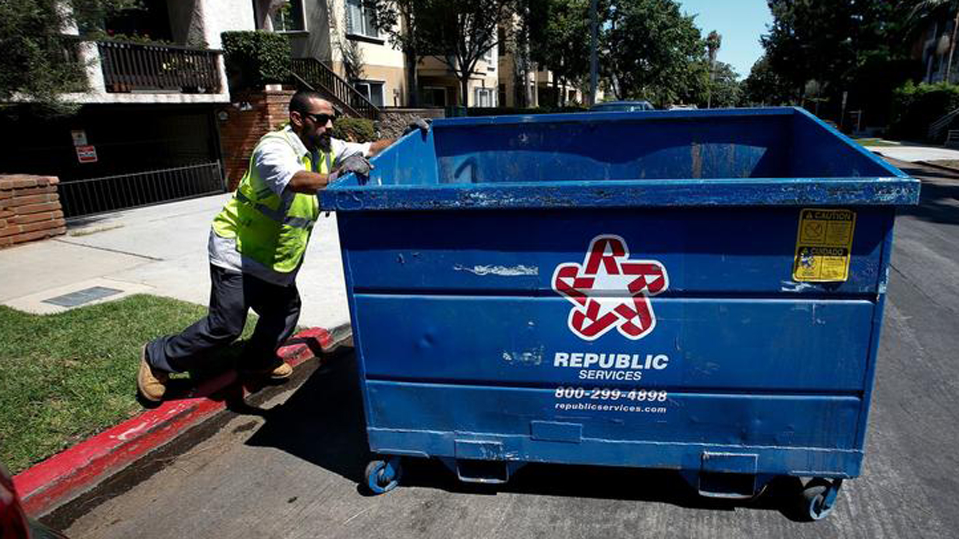 L.A.’s New Recycling Program Has More Than 28,000 Complaints for Missed