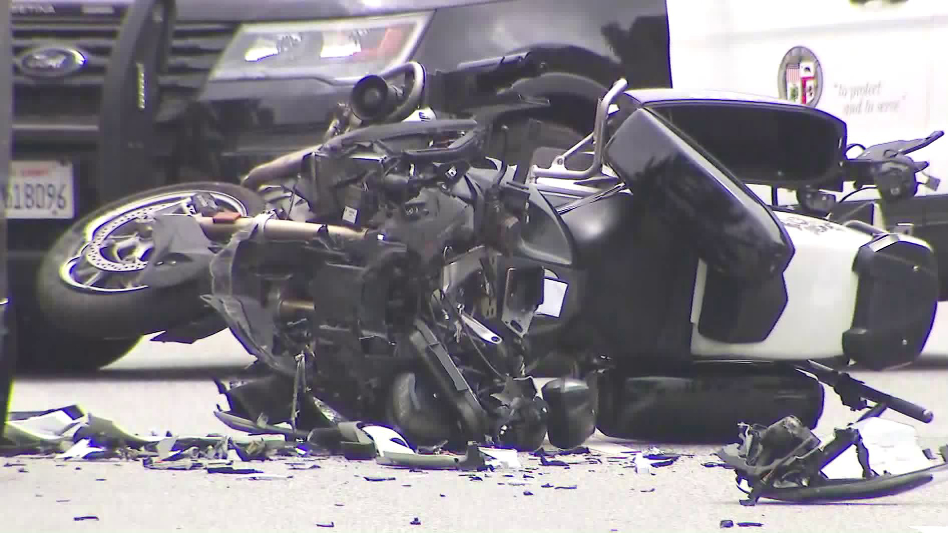 LAPD Motorcycle Officer Injured in Van Nuys Crash KTLA(02)