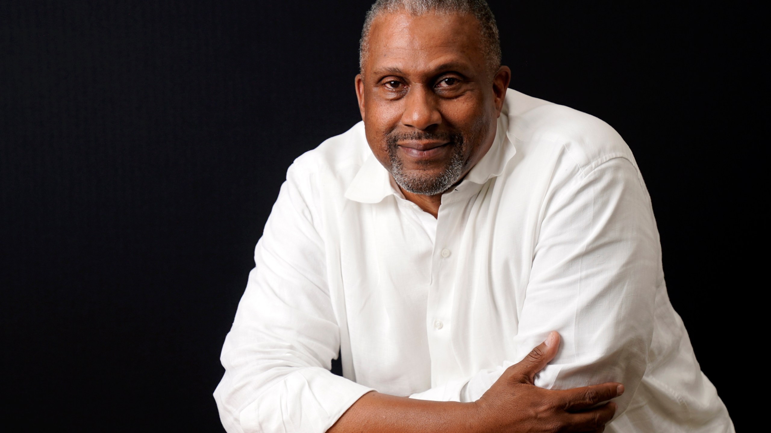 Fired from PBS, talk show host Tavis Smiley makes comeback bid