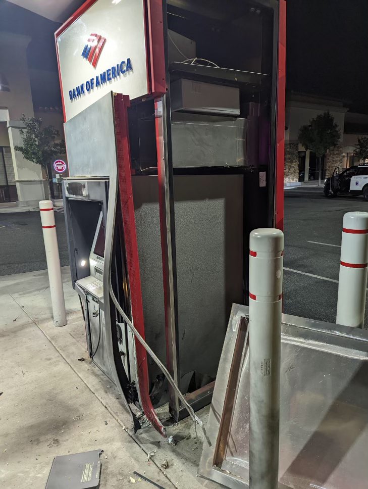Thieves try to blow up ATM in Los Angeles