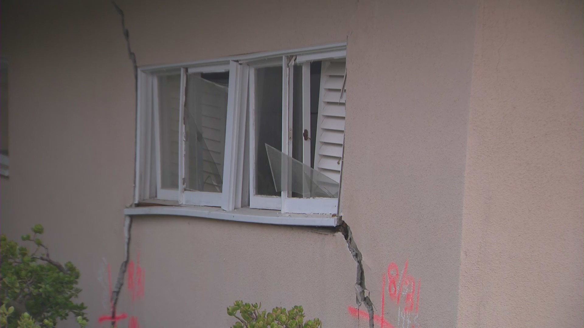 Residents on Palos Verdes Peninsula concerned after 2 homes red tagged